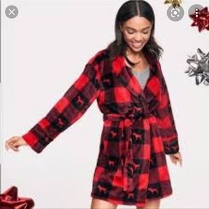 ☆Sold☆Pink VS robe